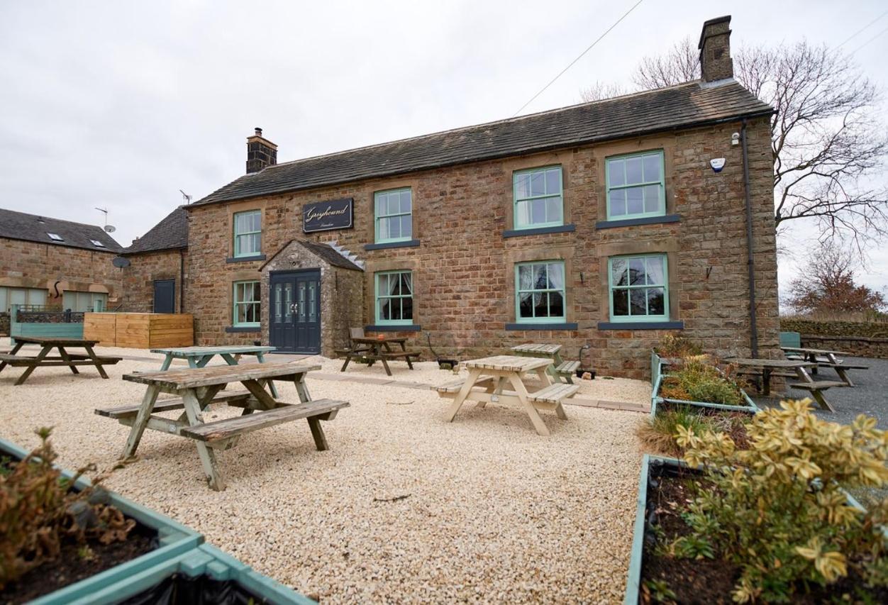 Peak District, The Greyhound Inn, Warslow Circa 1750 Экстерьер фото