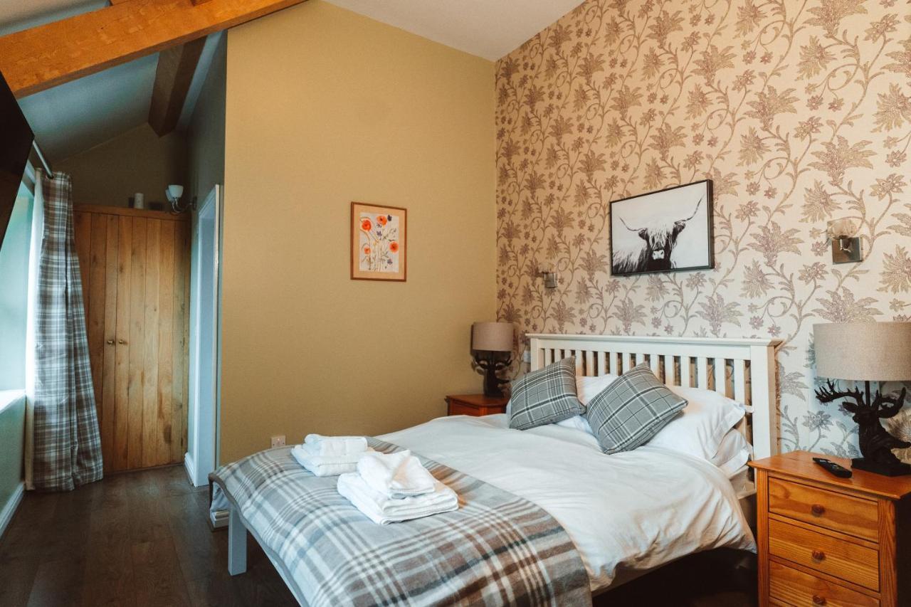 Peak District, The Greyhound Inn, Warslow Circa 1750 Экстерьер фото